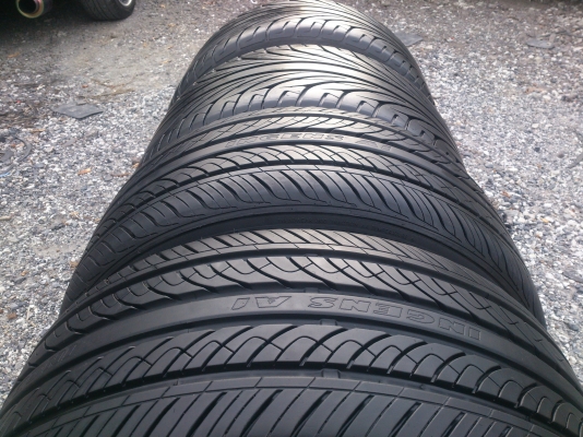 ขายแม็กโปรไดร์ฟสีดำ 6รู139.7ขอบ18 หน้า9.5 หลัง10.5 พร้อมยาง245/40R18 ปี13,ยาง265/35R18 ปี12 ดอกยางนิ่มลึกเท่ากันสภาพแม็กยางสวยมาก จำนวน 1 ชุด