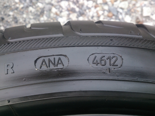 ขายแม็กโปรไดร์ฟสีดำ 6รู139.7ขอบ18 หน้า9.5 หลัง10.5 พร้อมยาง245/40R18 ปี13,ยาง265/35R18 ปี12 ดอกยางนิ่มลึกเท่ากันสภาพแม็กยางสวยมาก จำนวน 1 ชุด