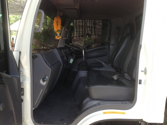 ขายรถบรรทุก อีซูซุ 6 ล้อ NPR 150 แรงม้า สภาพสวยมาก วิ่งน้อย สนใจติดต่อ 080-4477814 พีรพงษ์