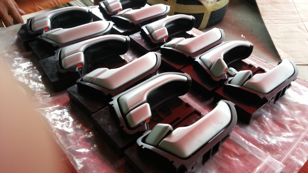 มือเปิดประตูด้านใน ออลนิว ดีแม็ก สีบรอนซ์ มือเปิดประตูด้านใน ออลนิว ดีแม็ก สีบรอนซ์