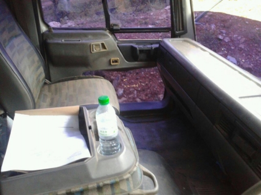 รถฮีโน่ 6 ล้อ  ( ไม่ดั้ม )   195 แรงม้า. ปี 38  สนใจติดต่อ  081 - 6079515