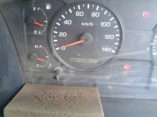 รถฮีโน่ 6 ล้อ  ( ไม่ดั้ม )   195 แรงม้า. ปี 38  สนใจติดต่อ  081 - 6079515