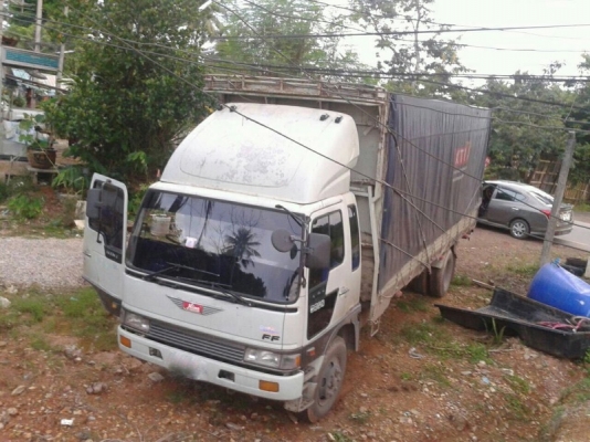 รถฮีโน่ 6 ล้อ  ( ไม่ดั้ม )   195 แรงม้า. ปี 38  สนใจติดต่อ  081 - 6079515