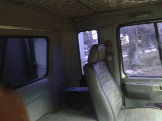 รถฮีโน่ 6 ล้อ  ( ไม่ดั้ม )   195 แรงม้า. ปี 38  สนใจติดต่อ  081 - 6079515