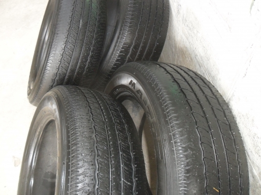 ยาง MAXXIS 235/60R17 ปี10 สวยๆ 4 เส้น ราคา 2000 บาท ยาง MAXXIS 235/60R17 ปี10 สวยๆ 4 เส้น ราคา 2000 บาท