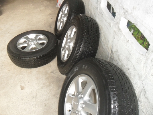 ล้อแม็ก 16นิ้ว 6รู อีซูซุ พร้อมยาง สวยๆ 4 ล้อ ราคา 6900 บาท