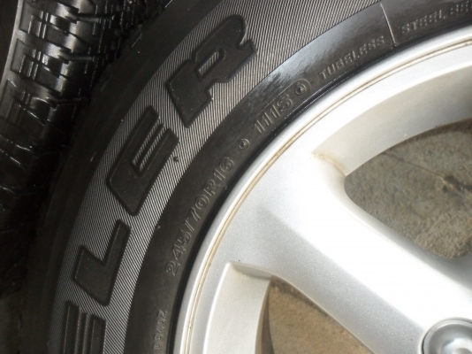 ล้อแม็ก 16นิ้ว 6รู อีซูซุ พร้อมยาง สวยๆ 4 ล้อ ราคา 6900 บาท