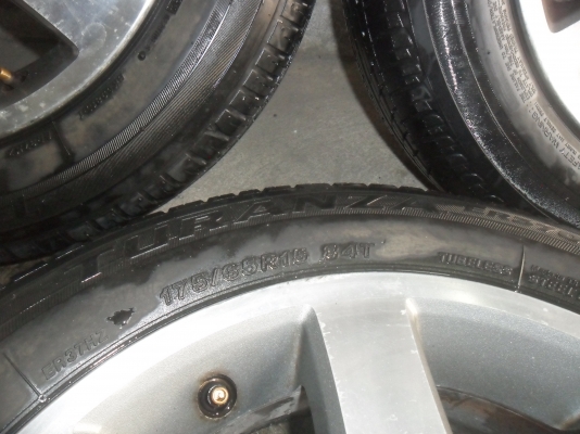 ล้อแม็ก 15นิ้ว 4รู100 พร้อมยาง สวยๆ 4 ล้อ ราคา 4300 บาท ล้อแม็ก 15นิ้ว 4รู100 พร้อมยาง สวยๆ 4 ล้อ ราคา 4300 บาท