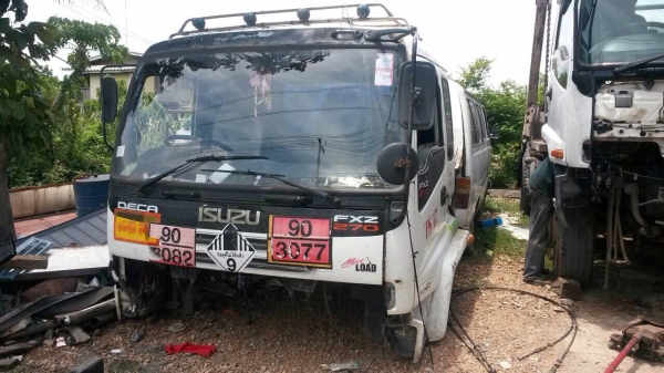 ขายหัวรถอีซูซุ 10 ล้อ ของครบไม่ผุ เพิ่งยกลง ขาย 77000 บาท