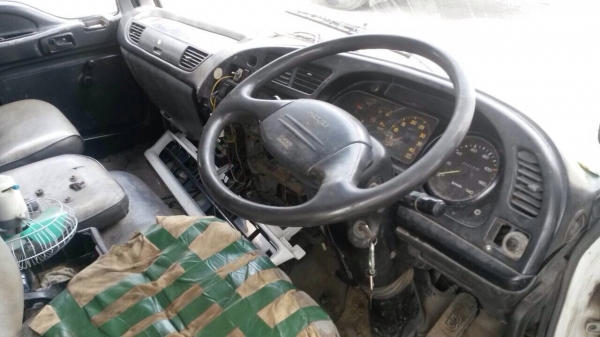 ขายหัวรถอีซูซุ 10 ล้อ ของครบไม่ผุ เพิ่งยกลง ขาย 77000 บาท