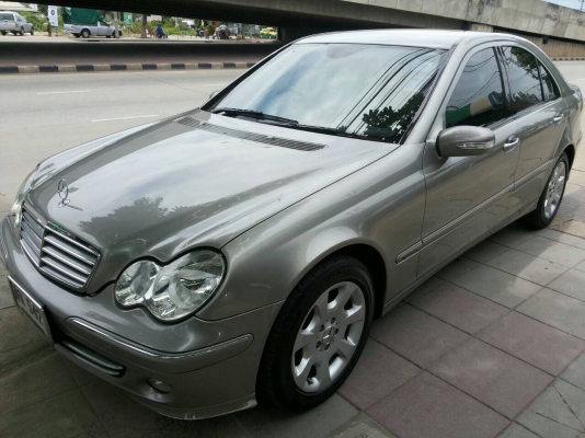 Benz c180 kompressorปี05 รถสวยจัดสภาพใหม่ มือเดียวออกห้างวิ่งน้อย จัดไฟแนนซ์ได้ครับ