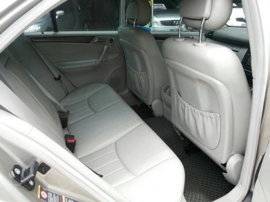 Benz c180 kompressorปี05 รถสวยจัดสภาพใหม่ มือเดียวออกห้างวิ่งน้อย จัดไฟแนนซ์ได้ครับ