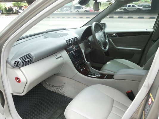 Benz c180 kompressorปี05 รถสวยจัดสภาพใหม่ มือเดียวออกห้างวิ่งน้อย จัดไฟแนนซ์ได้ครับ