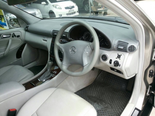 Benz c180 kompressorปี05 รถสวยจัดสภาพใหม่ มือเดียวออกห้างวิ่งน้อย จัดไฟแนนซ์ได้ครับ