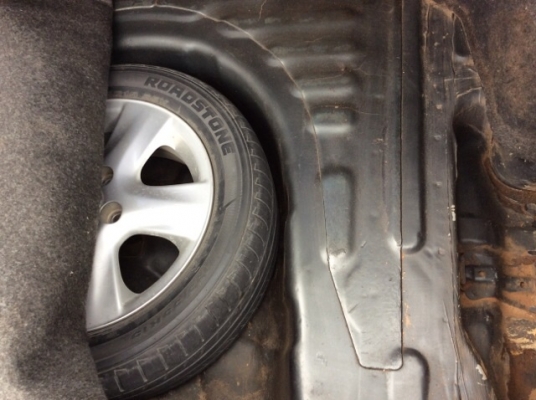 ขายรถโตโยต้า โคโรล่าสามห่วง ปี 94 เครื่อง 1.6 หัวฉีด เกียร์ธรรมดา เพาเวอร์ ภายในเบาะกำมะหยี่เดิมๆ กระจกไฟฟ้า ปรับข้างไฟฟ้า แอร์เย็น ตัวถังบางเดิม สีเต็มเงา มีริ้วรอยการใช้งาน แม็ก 15 เครื่องวิ่งดี เกียร์แน่น ช่วงล่างดีครับ รถพร้อมใช้เลยครับ