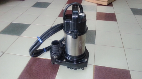 ขายไดโว่สูน้ำแบบสแตนเลสยี่ห้อมิตซูบิชิขนาดท่อ2นิ้วสภาพดีพร้อมใช้งานครับ