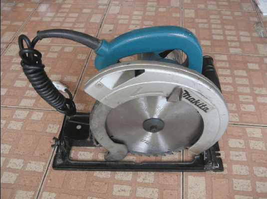 ขายเลื่อยวงเดือน 9นิ้ว Makita N5900B 2000W แท้100\%.