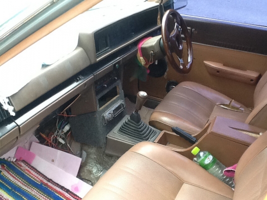 ขายเเก๋งดัชสันเครื่องนิสสัน.   Td.  20.   เทอโบทะเบียนเต็ม