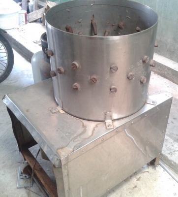 ขายตู้แช่ เครื่องหั่นขนมปัง เครื่องถอนขนไก่ ครับ