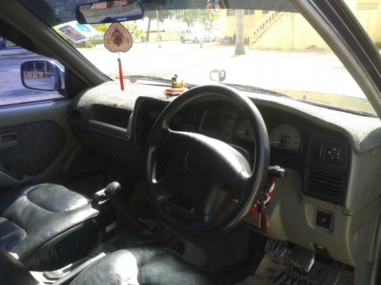 ขายอีซูซุ ดาก้อนอาย โฟร์วิล4*4ปี2001เพาเวอร์ไฟฟ้ารถไม่มีชนหนักสวยดูดี