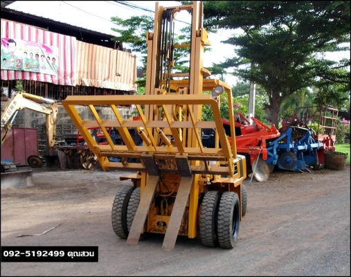 รถโฟล์คลิฟท์ โคมัตสุ 6 ล้อ เสาสูง 4 เมตร2.5ตัน เครื่องดี+ปั๊มดี