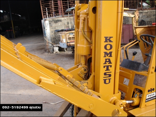 รถโฟล์คลิฟท์ โคมัตสุ 6 ล้อ เสาสูง 4 เมตร2.5ตัน เครื่องดี+ปั๊มดี