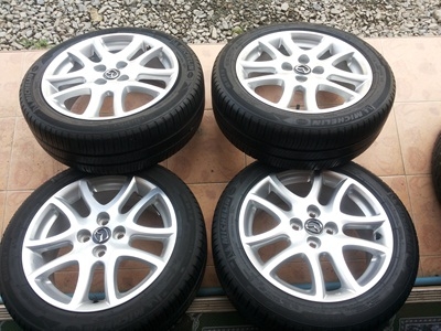 ขายล้อแม็กMazda 2 Sport Top 16 พร้อมยางปี12 4 ล้อ