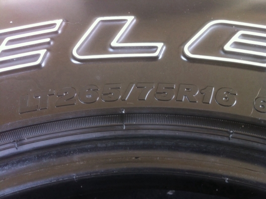 ขายยาง all 265-75-16 สวยๆ ( ปรับราคาเหลือ 4000 บาท )