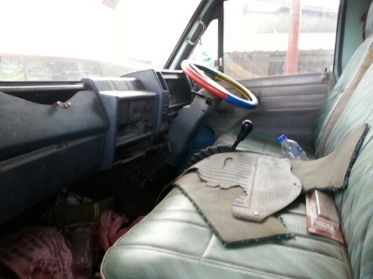 ขายISUZU NKR 110แรง ห้างแท้ เครื่องดี แคชซีสวย ยางใหม่6เส้น ภายในสวย สภาพพร้อมใช้งาน เอกสารพร้อมโอน ราคา320,000 สนใจสอบถามรายละเอียดเพิ่มเติมโทร 090-8588220 คุณนะ