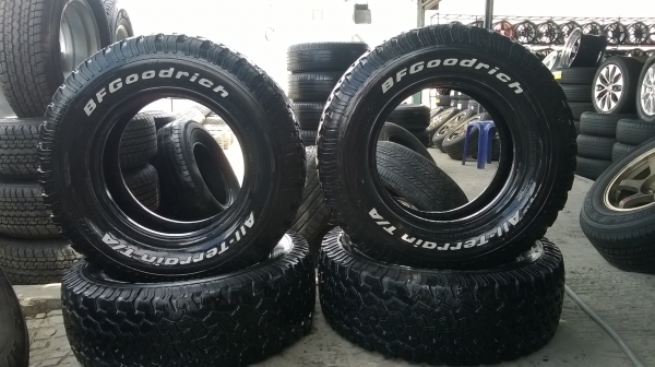 ขายครับยาง BF Goodrich 265 70 16 สภาพดีครับ ขายครับยาง BF Goodrich 265 70 16 สภาพดีครับ