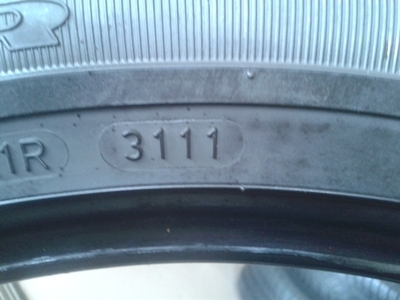 ยาง Goodyear 225/45/17 ปี 11 สภาพสวย