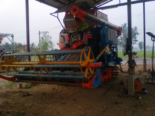 ขายรถเกี่ยวไทยเส็งเดี่ยวทรนงจ้าวพายุ สวยๆๆพร้อมใช้ราคาเบาๆต่อรองได้ครับ