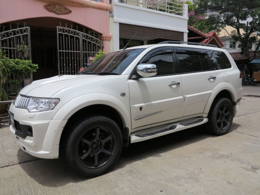 ขาย Mitsubishi Pajero 2011 ขาย Mitsubishi Pajero 2011