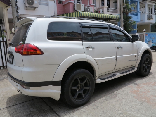 ขาย Mitsubishi Pajero 2011