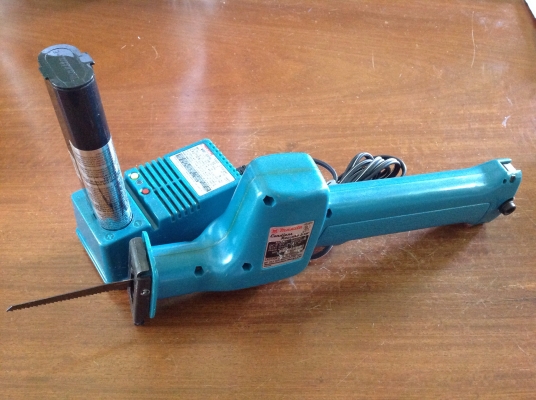 ขายเลื่อยไม้ไร้สาย Makita 9.6V 4390D ขายเลื่อยไม้ไร้สาย Makita 9.6V 4390D