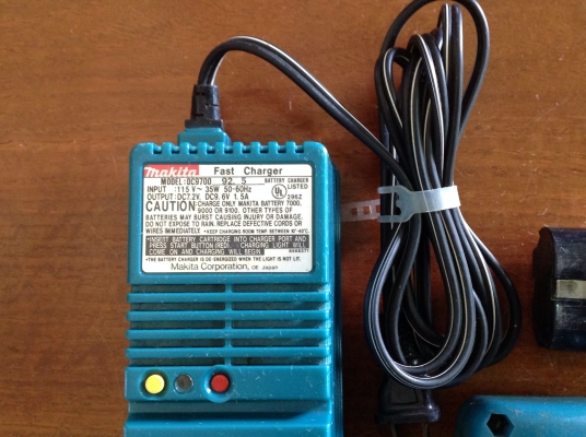 ขายเลื่อยไม้ไร้สาย Makita 9.6V 4390D ขายเลื่อยไม้ไร้สาย Makita 9.6V 4390D