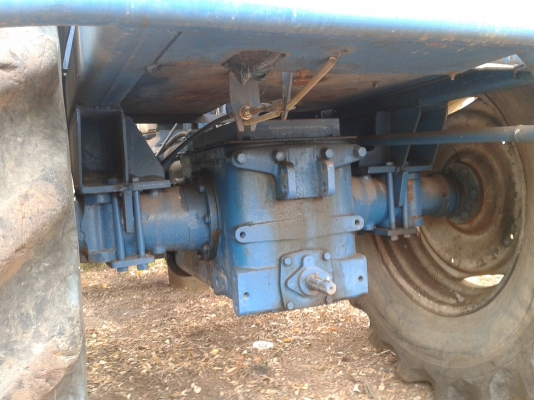 ขายรถ ไถฟอร์ด คีบอ้อย ( ลดราคาครับเหลือ 375000 บาท ครับ )