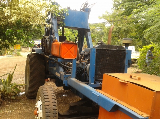 ขายรถ ไถฟอร์ด คีบอ้อย ( ลดราคาครับเหลือ 375000 บาท ครับ )