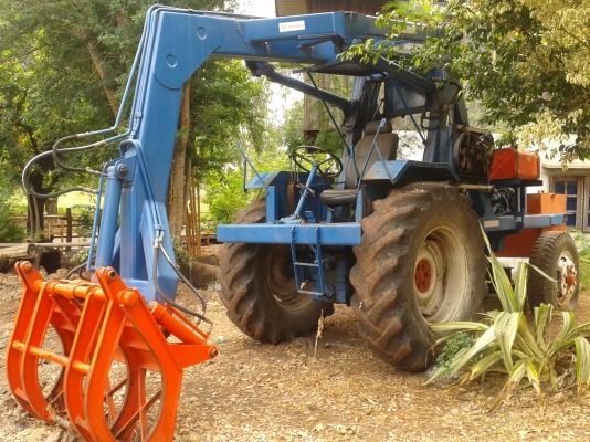 ขายรถ ไถฟอร์ด คีบอ้อย ( ลดราคาครับเหลือ 375000 บาท ครับ )