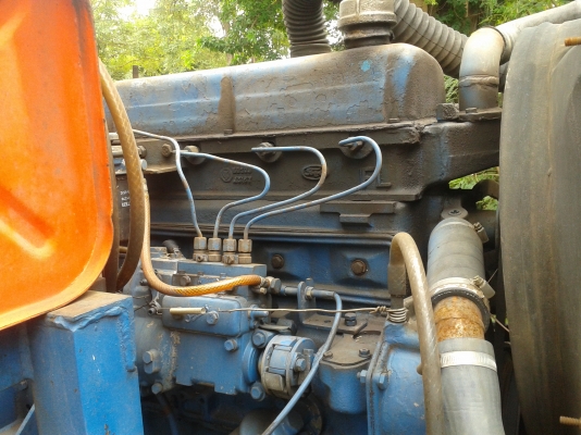 ขายรถ ไถฟอร์ด คีบอ้อย ( ลดราคาครับเหลือ 375000 บาท ครับ )