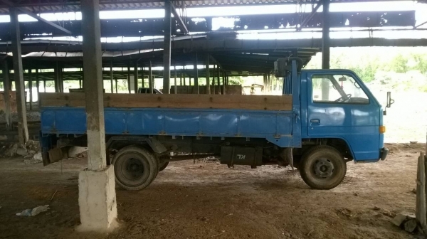 ขาย 6 ล้อพร้อมใช้ คัสซี TL100  เครื่อง 4BE1 110 แรงม้า แต่งเกียร์สั้น หัว NKR ลงเล่มแล้ว ทะเบียนเต็มพร้อมโอนครับ