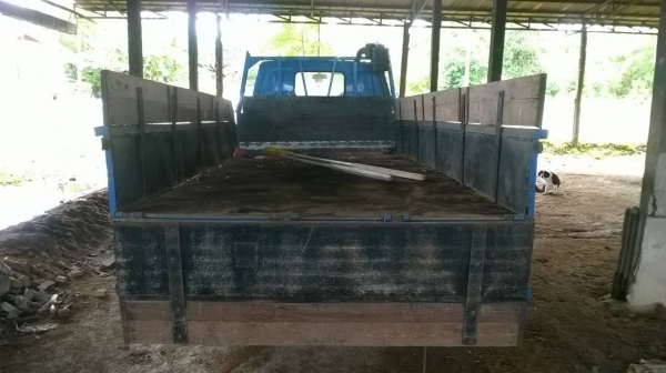 ขาย 6 ล้อพร้อมใช้ คัสซี TL100  เครื่อง 4BE1 110 แรงม้า แต่งเกียร์สั้น หัว NKR ลงเล่มแล้ว ทะเบียนเต็มพร้อมโอนครับ