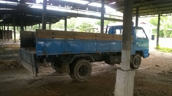 ขาย 6 ล้อพร้อมใช้ คัสซี TL100  เครื่อง 4BE1 110 แรงม้า แต่งเกียร์สั้น หัว NKR ลงเล่มแล้ว ทะเบียนเต็มพร้อมโอนครับ