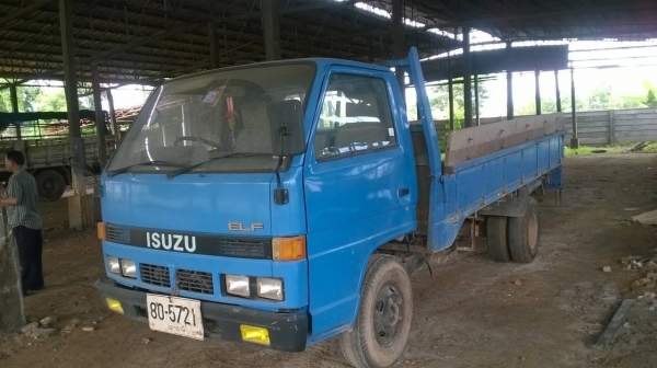 ขาย 6 ล้อพร้อมใช้ คัสซี TL100  เครื่อง 4BE1 110 แรงม้า แต่งเกียร์สั้น หัว NKR ลงเล่มแล้ว ทะเบียนเต็มพร้อมโอนครับ