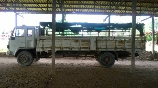 ขาย 6 ล้อใหญ่ FTR มือเดียวออกห้าง ยาว 6 เมตร  เครื่อง 4BD1 165 แรงม้า คัสซีเต็มตลอดเส้น พาวเวอร์ เบรคลมดัน เก๋งบางเดิมไม่เคยทำสี ทะเบียนพร้อมโอน