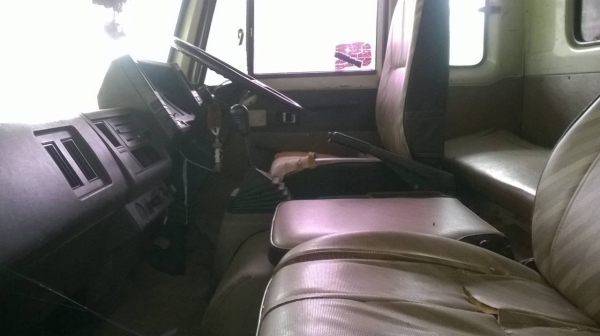 ขาย 6 ล้อใหญ่ FTR มือเดียวออกห้าง ยาว 6 เมตร  เครื่อง 4BD1 165 แรงม้า คัสซีเต็มตลอดเส้น พาวเวอร์ เบรคลมดัน เก๋งบางเดิมไม่เคยทำสี ทะเบียนพร้อมโอน