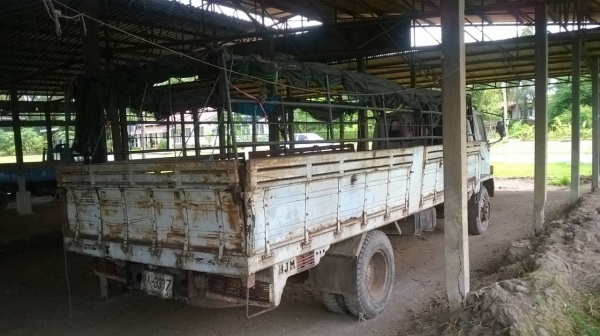 ขาย 6 ล้อใหญ่ FTR มือเดียวออกห้าง ยาว 6 เมตร  เครื่อง 4BD1 165 แรงม้า คัสซีเต็มตลอดเส้น พาวเวอร์ เบรคลมดัน เก๋งบางเดิมไม่เคยทำสี ทะเบียนพร้อมโอน