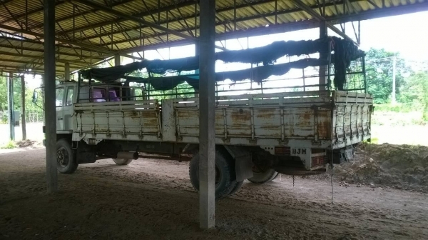 ขาย 6 ล้อใหญ่ FTR มือเดียวออกห้าง ยาว 6 เมตร  เครื่อง 4BD1 165 แรงม้า คัสซีเต็มตลอดเส้น พาวเวอร์ เบรคลมดัน เก๋งบางเดิมไม่เคยทำสี ทะเบียนพร้อมโอน