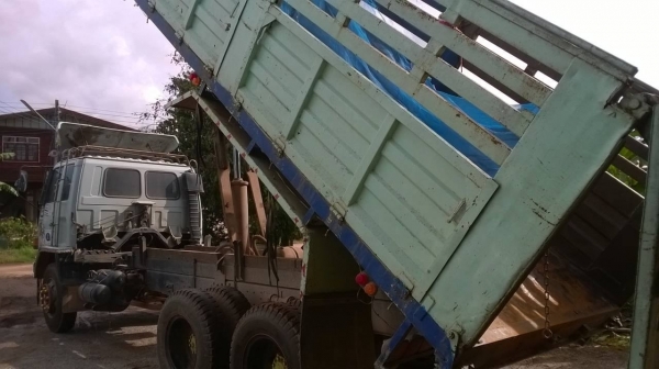 ขาย 10 ล้อ Rocky เพลาเดียวดั้ม ช่วงล่างจัมโบ้ เครื่อง 6BG1 175 แรงม้า ยางเต็มทั้ง 10 เส้น  เพาวเวอร์ เบรคทิฟฟี่ ทะเบียนพร้อมโอนครับ