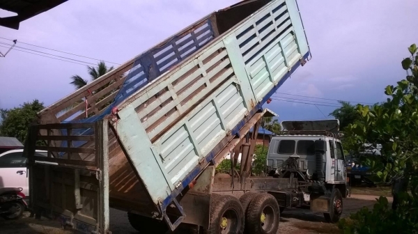 ขาย 10 ล้อ Rocky เพลาเดียวดั้ม ช่วงล่างจัมโบ้ เครื่อง 6BG1 175 แรงม้า ยางเต็มทั้ง 10 เส้น  เพาวเวอร์ เบรคทิฟฟี่ ทะเบียนพร้อมโอนครับ